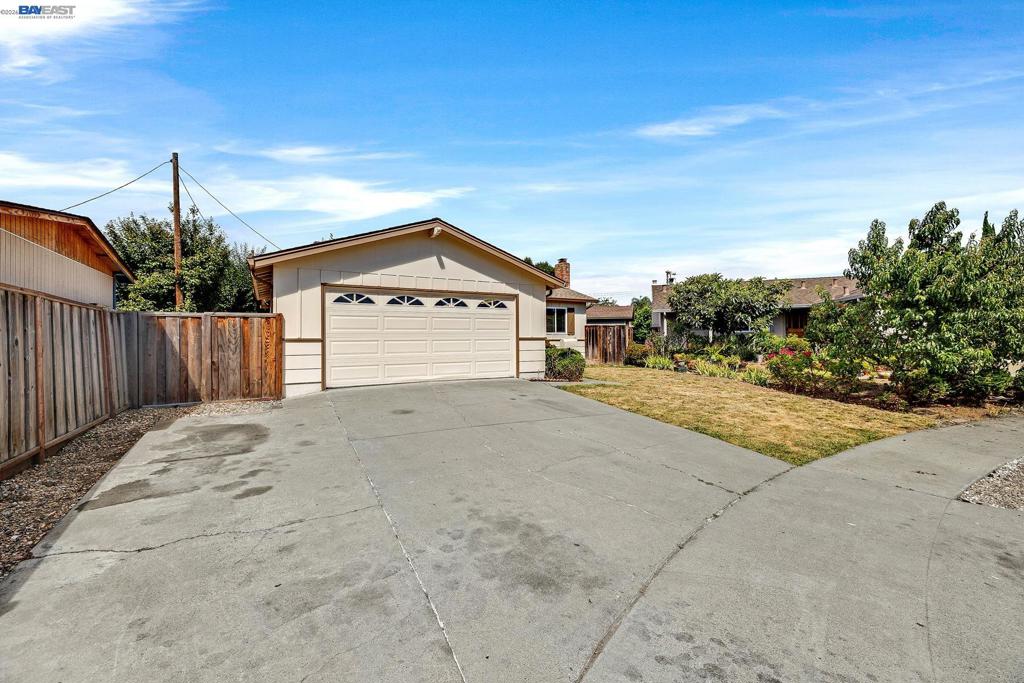 38081 Davy Ct