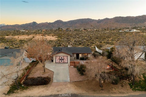 Photo of 61625 Alta Vista Drive, Joshua Tree, CA 92252 (MLS # JT26020135)