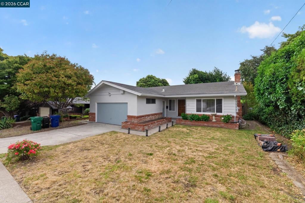 1325 Belfair Dr