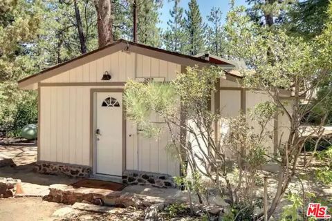 Photo of 39219 Cedar Dell Road, Fawnskin, CA 92333 (MLS # 26637429)