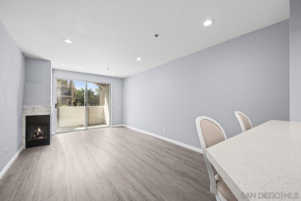 640 Camino De La Reina 1206