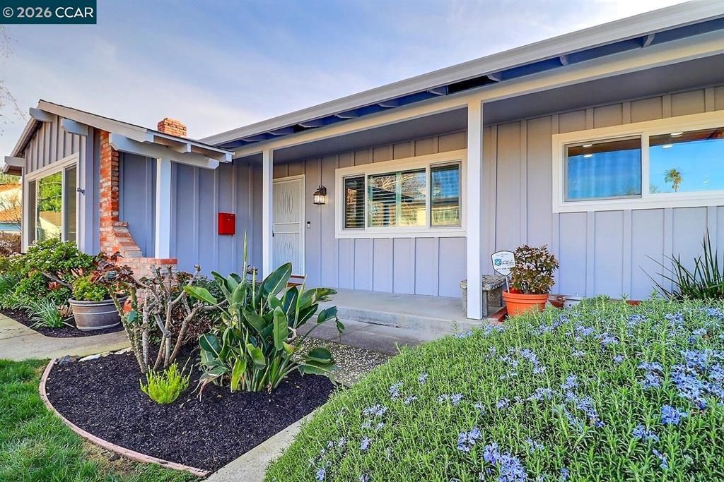 Photo of 4658 4658 Bishop ct Ct, Concord, CA 94521 (MLS # 41125610)