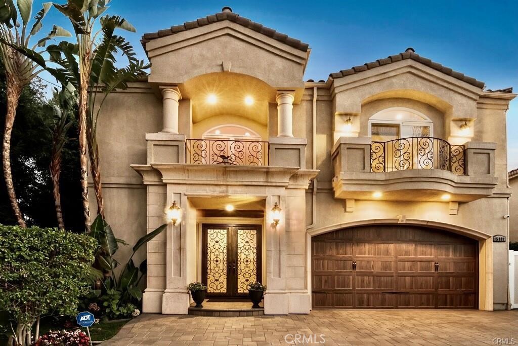 15102 Greenleaf Street