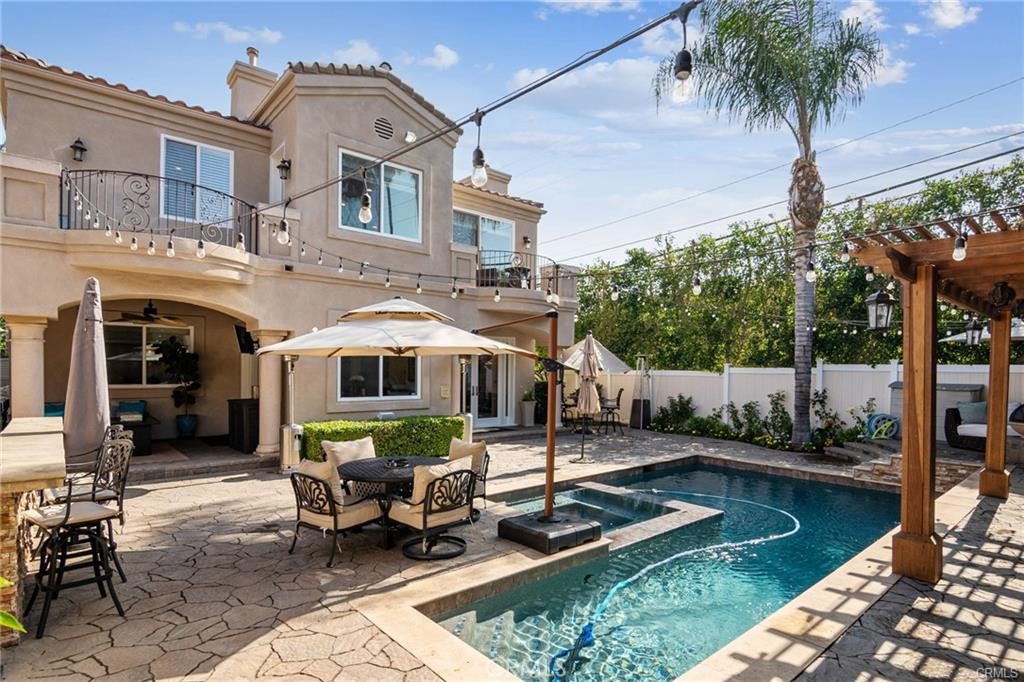 15102 Greenleaf Street