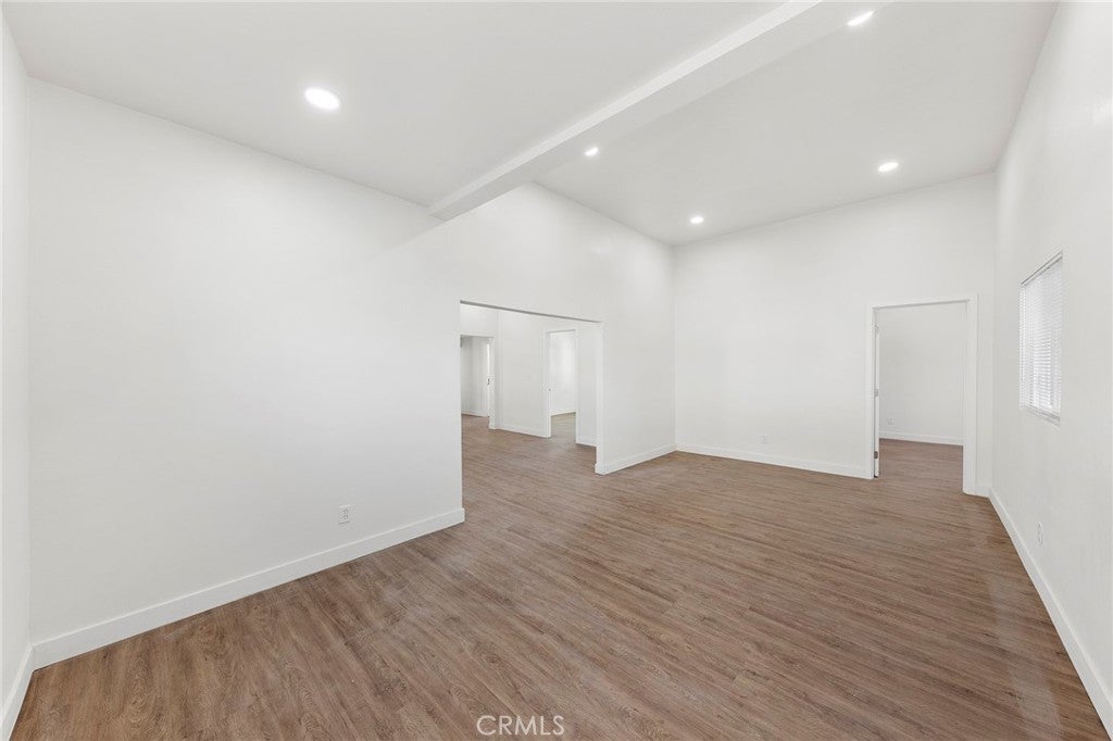 2060 E Cienega