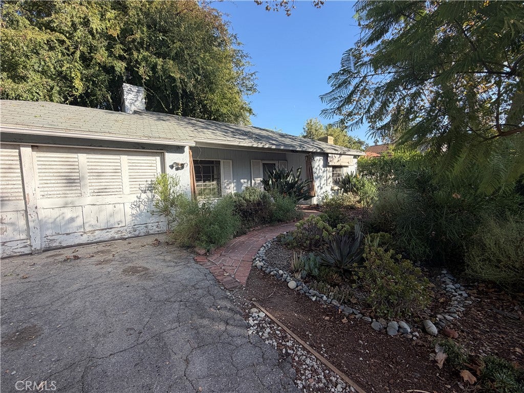 1110 S Los Robles AVE