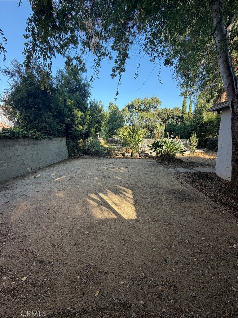 1110 S Los Robles