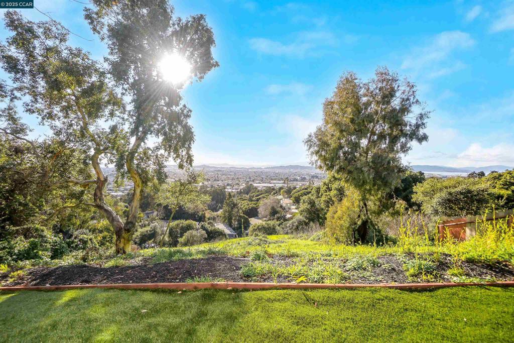 SAN PABLO HILLS! - Residential