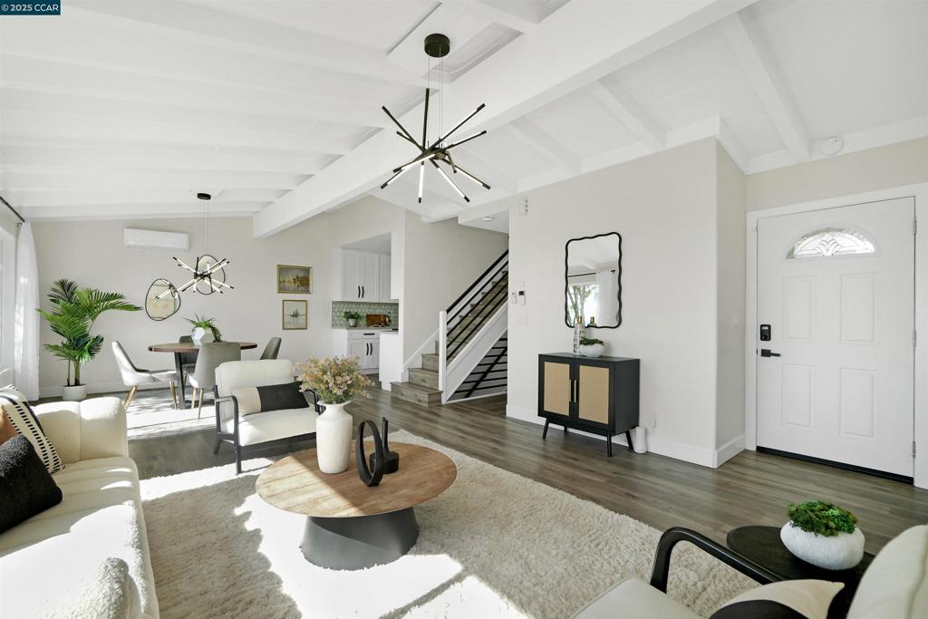 SAN PABLO HILLS! - Residential