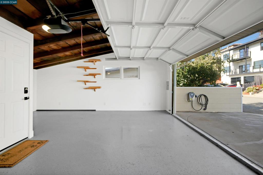 SAN PABLO HILLS! - Residential