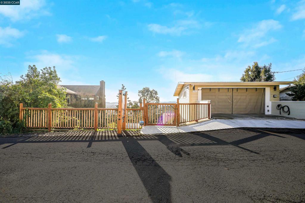 SAN PABLO HILLS! - Residential