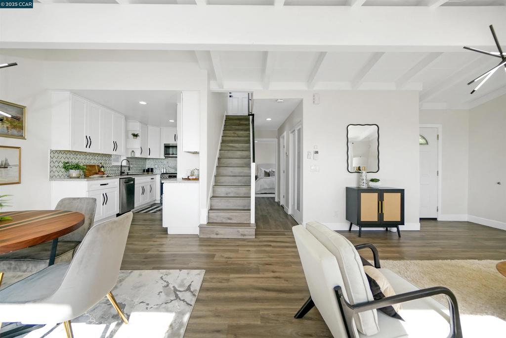 SAN PABLO HILLS! - Residential