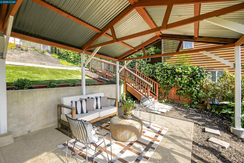 SAN PABLO HILLS! - Residential