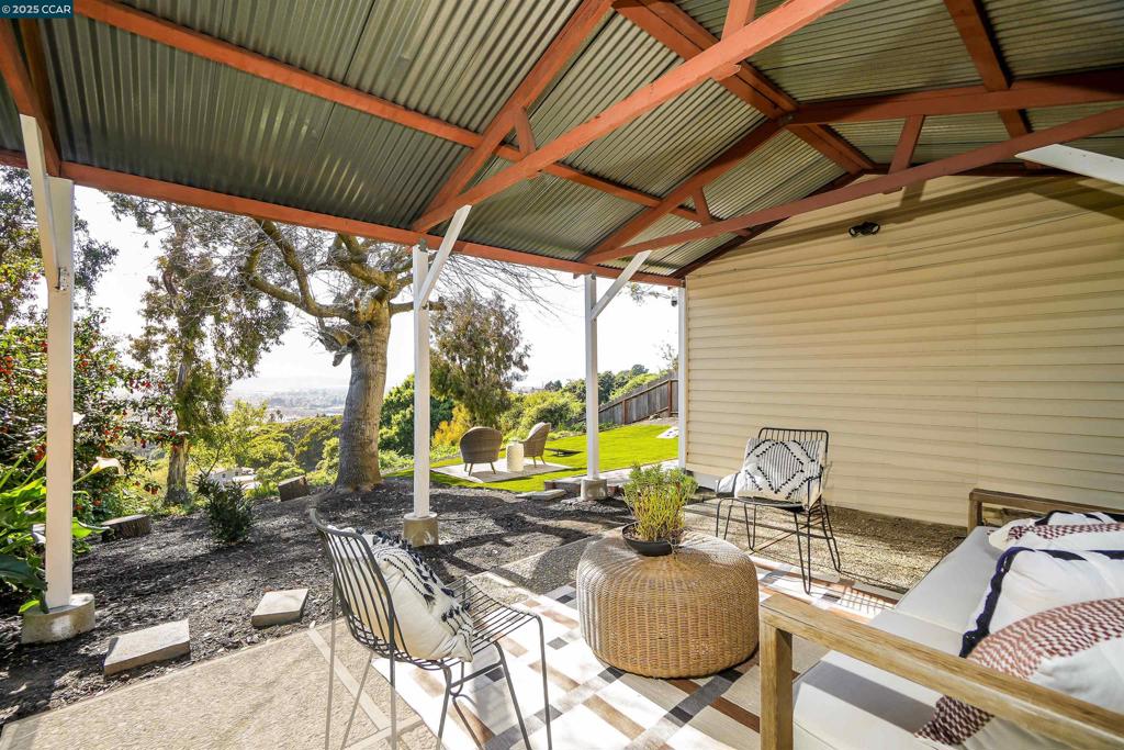 SAN PABLO HILLS! - Residential