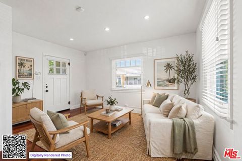 Photo of 307 6th Avenue, Venice, CA 90291 (MLS # 26653455)
