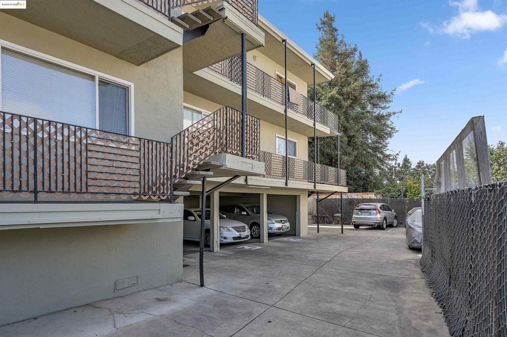 UPPER FRUITVALE - Residential Income