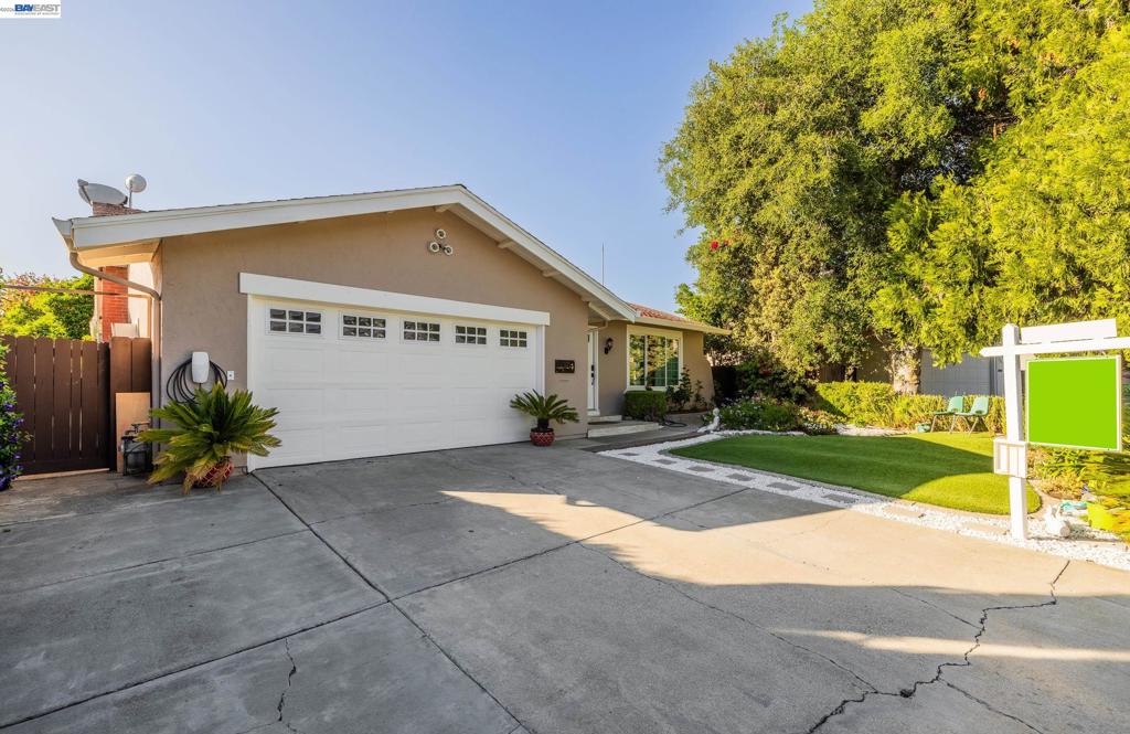 3766 Pinewood Pl