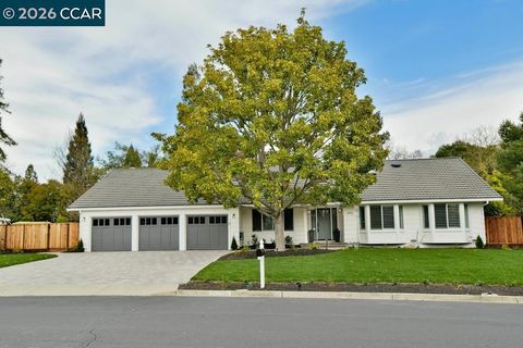 Photo of 2941 Roundhill Rd, Alamo, CA 94507 (MLS # 41134088)