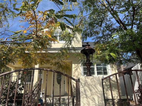 Photo of 5929 Weaver Lane, Highland Park, CA 90042 (MLS # DW25247610) Photo of 5929 Weaver Lane, Highland Park, CA 90042 (MLS # DW25247610)