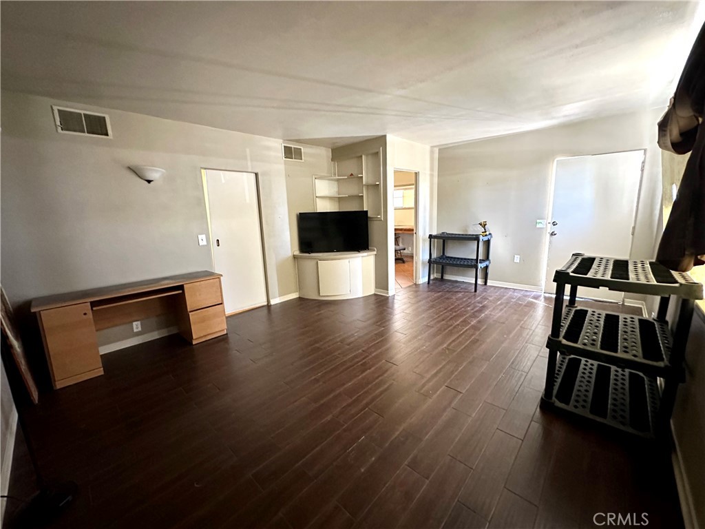 1602 Collins