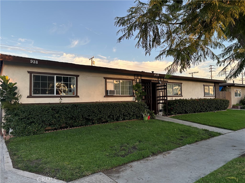 The Gilbuck Apartments are in the prime, rental market of Anaheim, CA surrounded by employment, educational, recreational and retail opportunities. The Anaheim rental market is one of the most robust in the county with historically high occupancy, strong rental growth, and highly desirable location.
The property, built in 1960, is entirely single-story construction, offers tenants carport parking, individual metering for utilities, and a desirable unit mix of 80% one-bedroom and 20% two-bedroom units. The property's location offers tremendous access to freeways for tenants to reach the greater socal area and other employment opportunities. Within the immediate area of the Gilbuck Apartments are thousands of employment opportunities, recreational opportunities including public parks, movie theaters, and Disneyland, retail and shopping centers, and numerous educational opportunities.