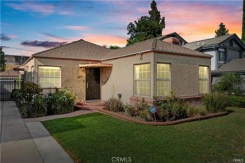 Photo of 15235 La Maida ST, Sherman Oaks, CA 91403 (MLS # SR26164575)
