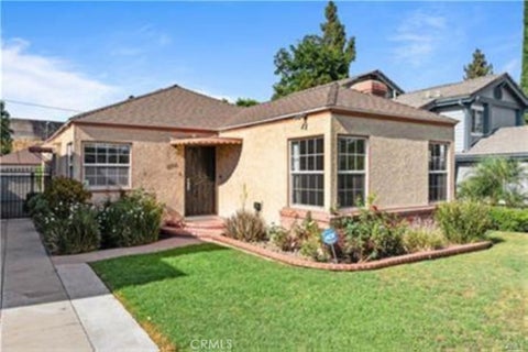 Photo of 15235 La Maida ST, Sherman Oaks, CA 91403 (MLS # SR26164575)