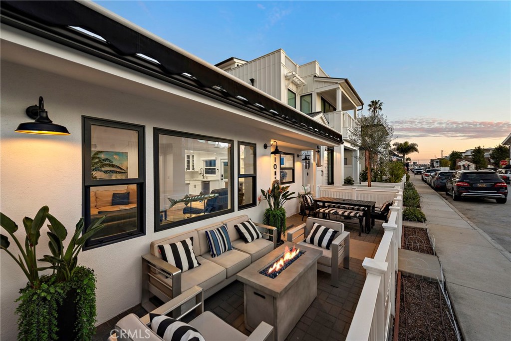 210 Collins Avenue