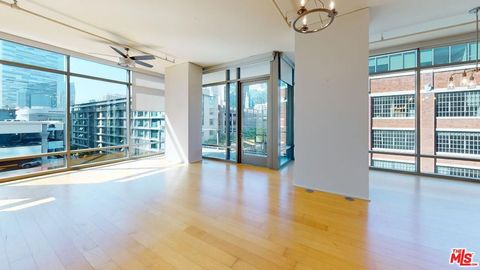 Photo of 1100 S Hope Street #616, Los Angeles, CA 90015 (MLS # 26657217)