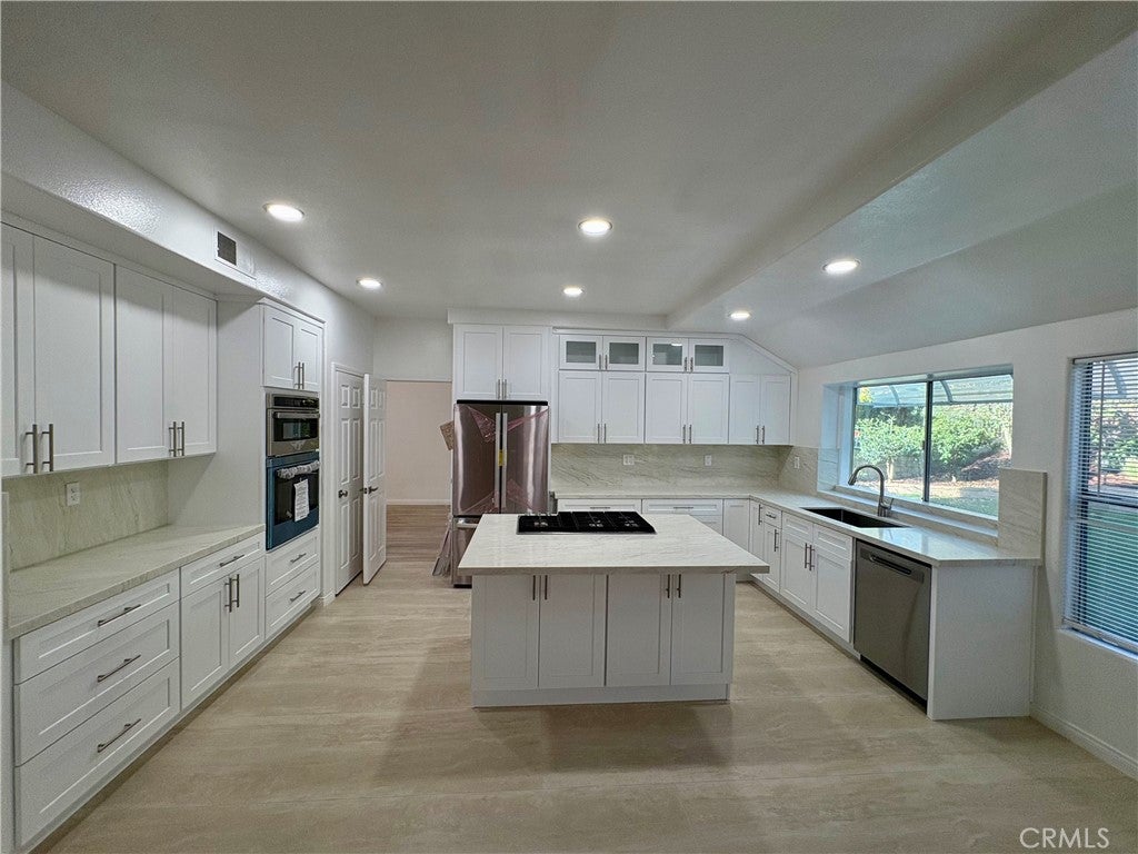 26601 White Oaks