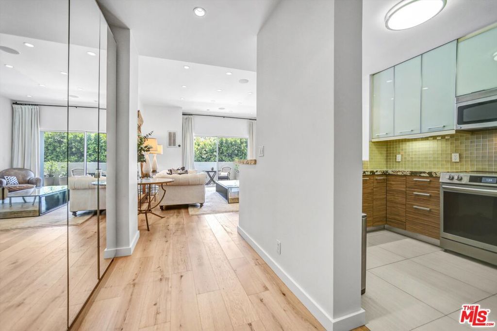 Photo of 999 N Doheny Drive #106, West Hollywood, CA 90069 (MLS # 25602865)