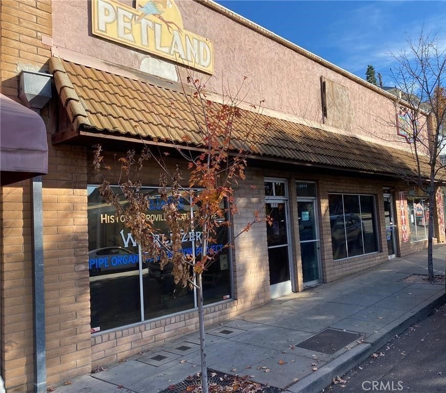 Discover the Perfect Retail Space in Downtown Oroville!
Are you ready to establish or expand your business in the thriving downtown Oroville area? This prime retail space in downtown Oroville offers an unbeatable opportunity. Featuring an open front room with a spacious back storage area, this blank slate is ready for your unique vision. Whether you're opening a boutique, café, or service shop, the flexible layout allows you to customize the space to perfectly suit your needs.
Located directly across from the city parking lot, your customers will enjoy convenient parking — a key factor for foot traffic and accessibility. Surrounded by solid, long-term neighboring businesses, this location provides stability and a built-in customer base.
Don’t miss out on this exceptional opportunity to make your mark in Oroville’s bustling downtown.