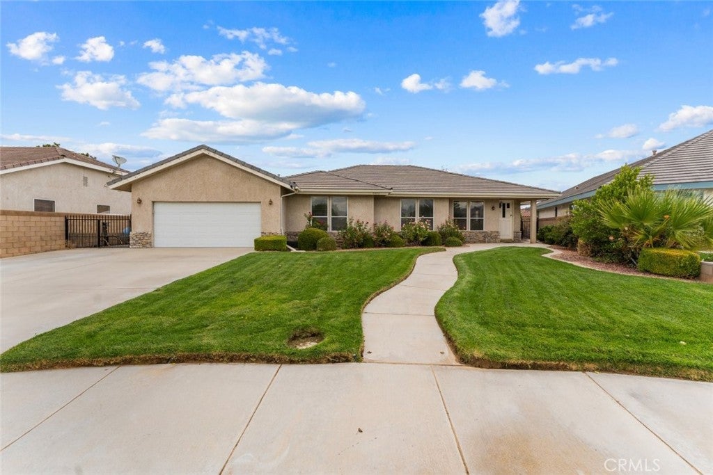 Photo of 3851 W Avenue J15, Lancaster, CA 93536 (MLS # SR26222416)