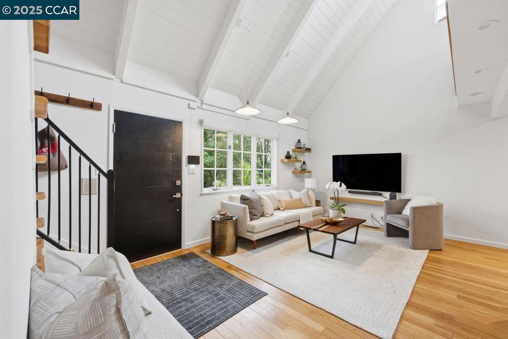 OAK SPRINGS - Residential