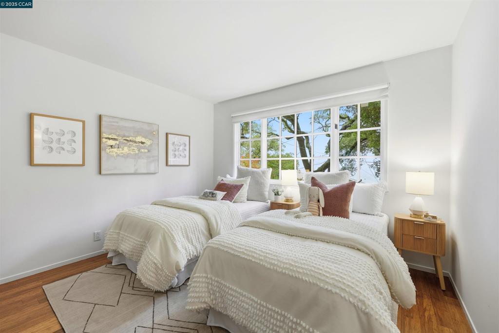 OAK SPRINGS - Residential