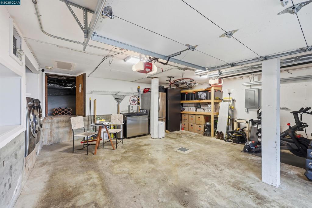 OAK SPRINGS - Residential