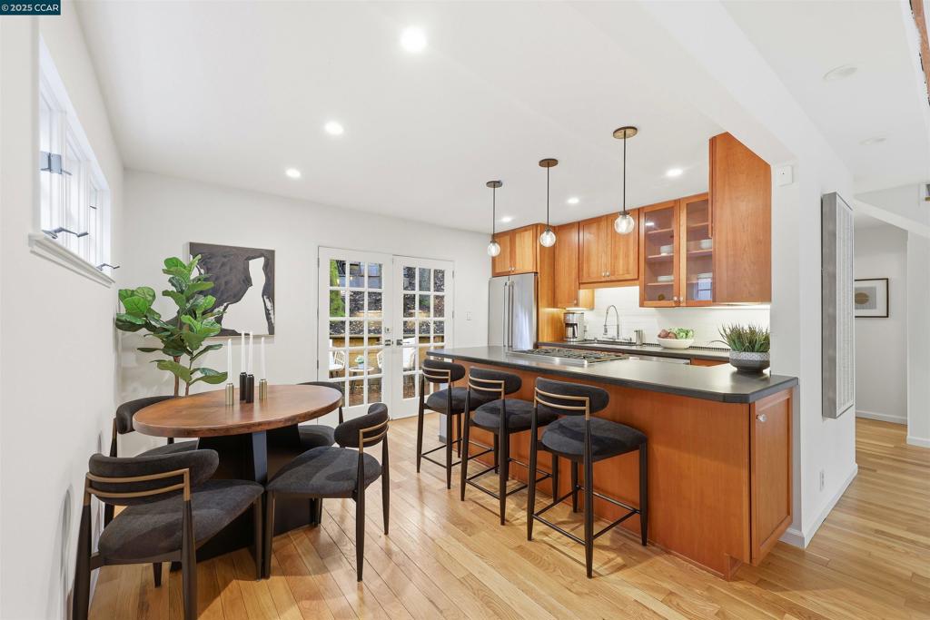 OAK SPRINGS - Residential