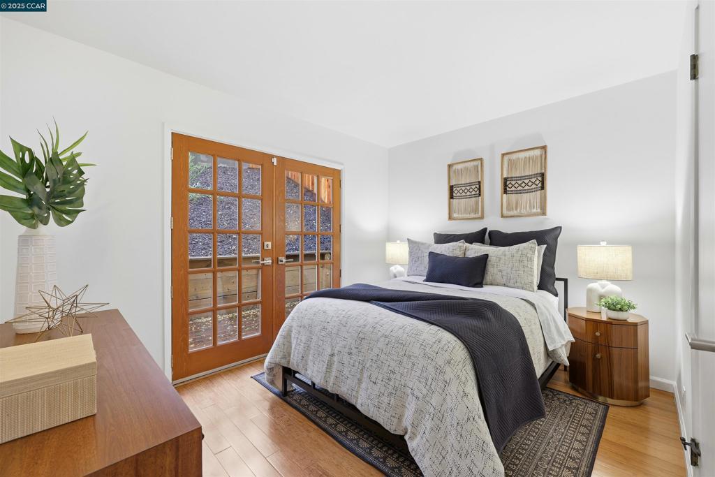 OAK SPRINGS - Residential