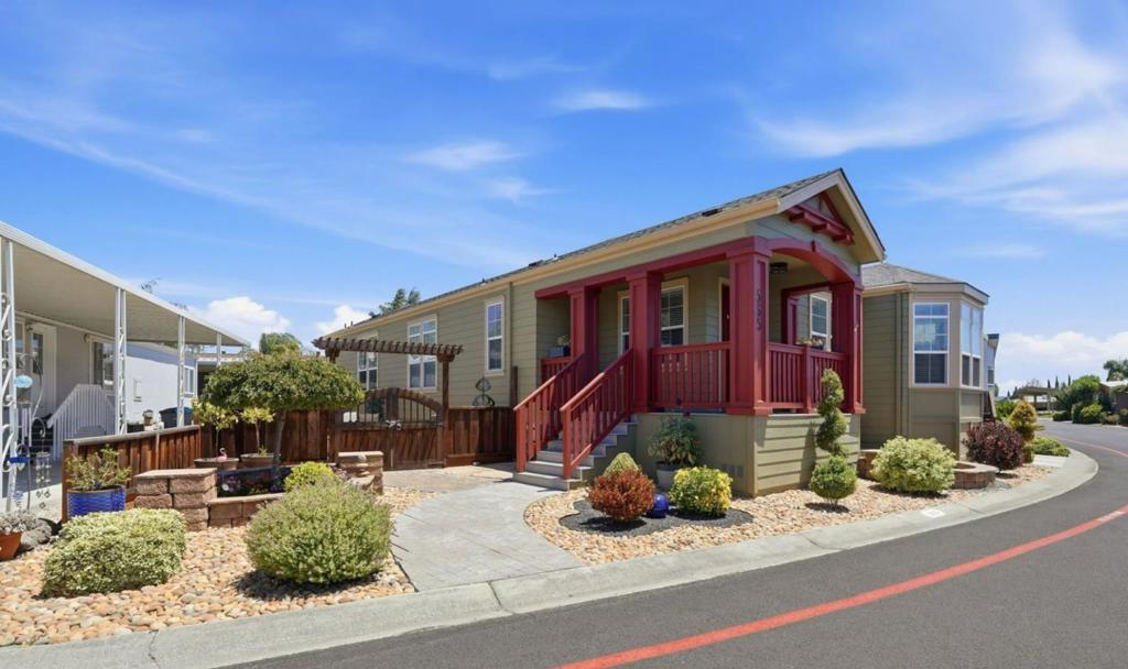 1220 Vienna Drive 565