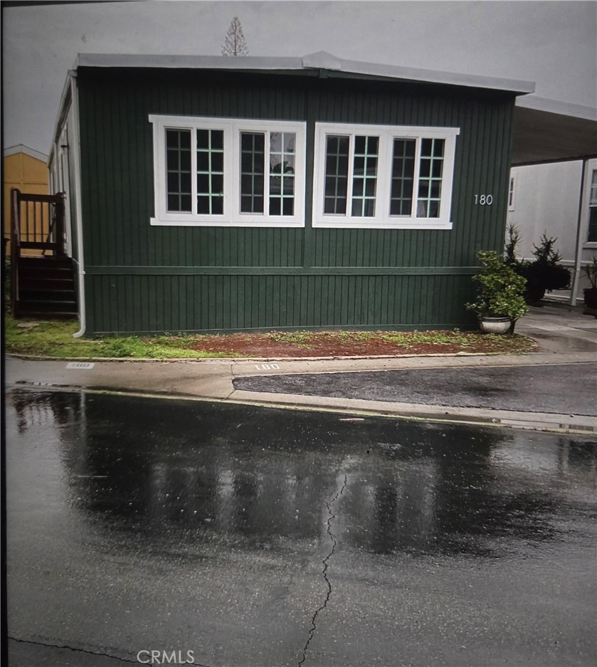 320 N Park Vista 180