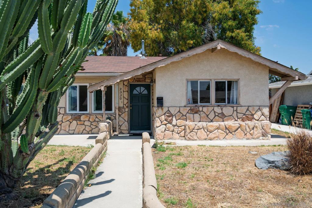 Charming Fixer-Upper with Endless Potential! Welcome to your next great investment or forever home! This 3-bedroom, 2-bathroom gem is brimming with potential and ready for your personal touch. Nestled in a quiet, established neighborhood, this home offers a solid foundation and spacious layout—perfect for buyers looking to create their dream space from the ground up. Features include: Bright and open floor plan with great natural light Generously sized bedrooms and ample storage Large backyard ideal for entertaining, gardening, or future expansion