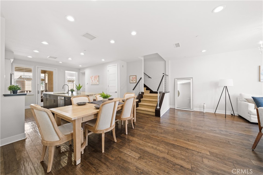 9 Compass Court
