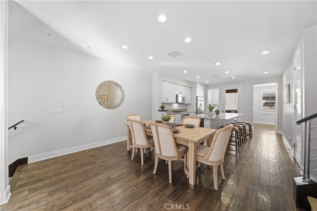 9 Compass Court