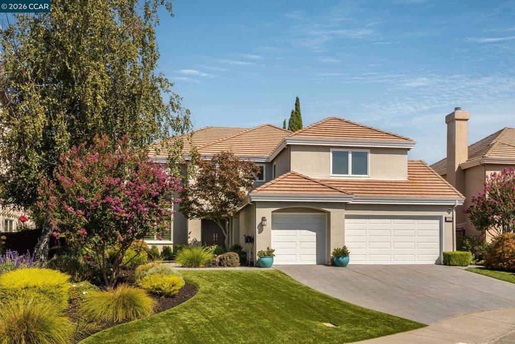 220 Dove Creek Ln