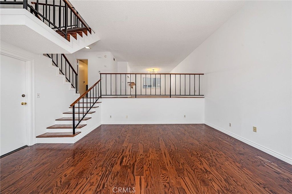 Photo of 1719 Rogers Place #34G, Burbank, CA 91504 (MLS # PF26086736)