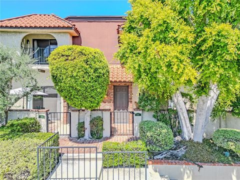 Photo of 1719 Rogers Place #34G, Burbank, CA 91504 (MLS # PF26086736)