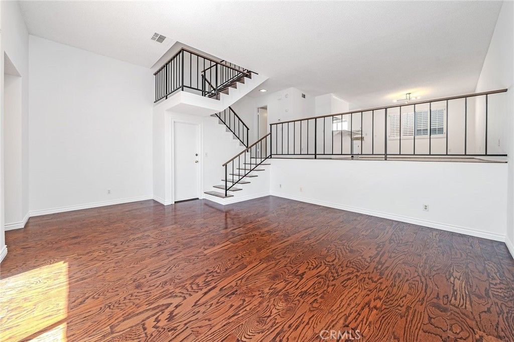 Photo of 1719 Rogers Place #34G, Burbank, CA 91504 (MLS # PF26086736)