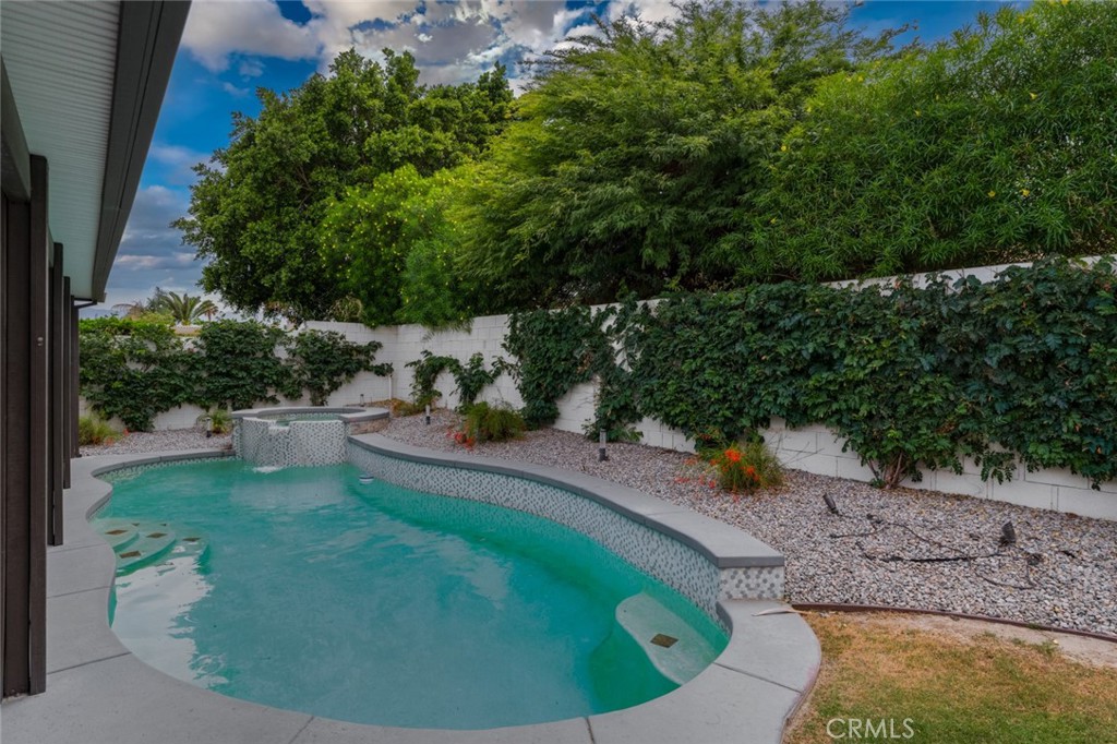 47645 Calle Diamante