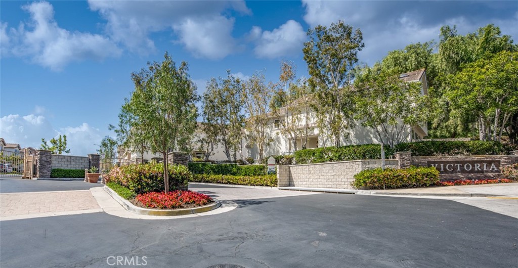 Victoria (VICT) - Residential Lease