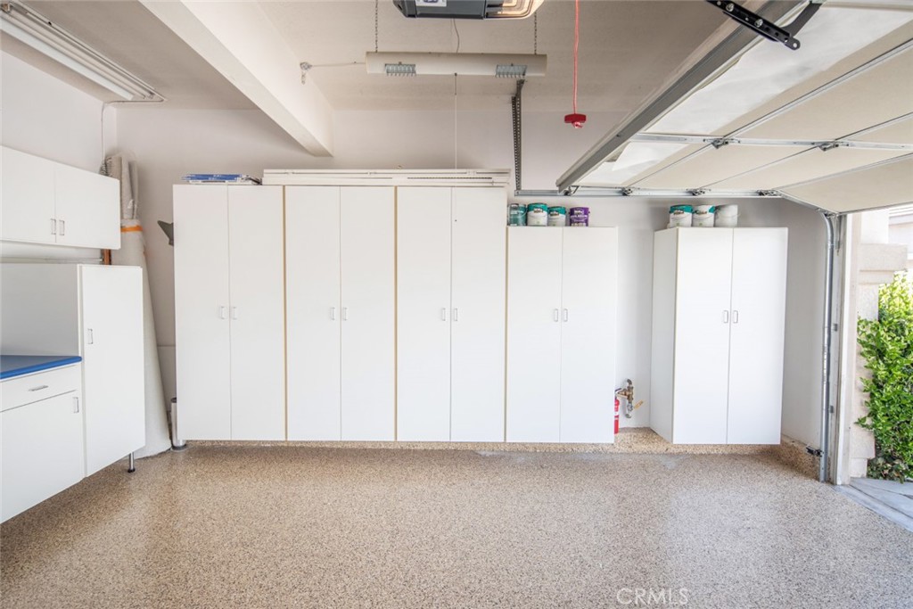 Victoria (VICT) - Residential Lease